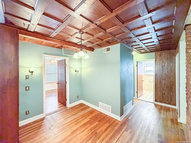 919 ELKHORN DR, San Antonio, TX 78218