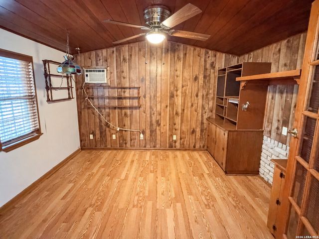919 ELKHORN DR, San Antonio, TX 78218