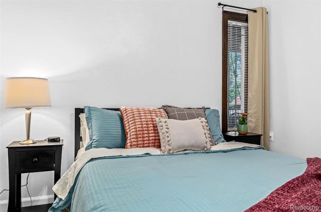 604 W Hudson Avenue, Royal Oak Charter Township, MI 48067