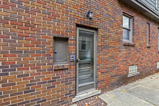 604 W Hudson Avenue, Royal Oak Charter Township, MI 48067