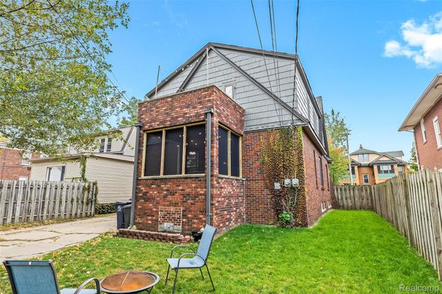 604 W Hudson Avenue, Royal Oak Charter Township, MI 48067