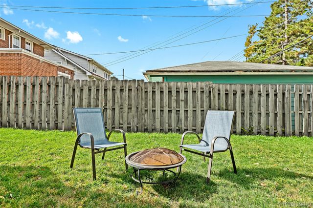 604 W Hudson Avenue, Royal Oak Charter Township, MI 48067