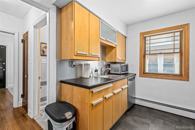 604 W Hudson Avenue, Royal Oak Charter Township, MI 48067