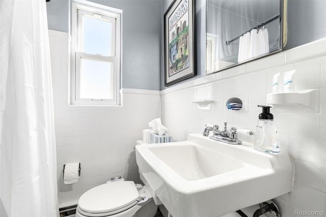 604 W Hudson Avenue, Royal Oak Charter Township, MI 48067