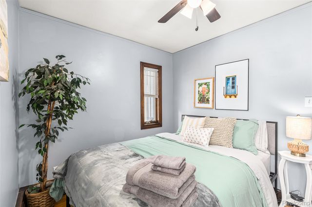 604 W Hudson Avenue, Royal Oak Charter Township, MI 48067