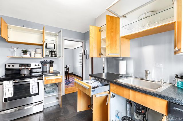 604 W Hudson Avenue, Royal Oak Charter Township, MI 48067