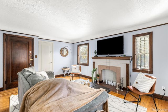 604 W Hudson Avenue, Royal Oak Charter Township, MI 48067