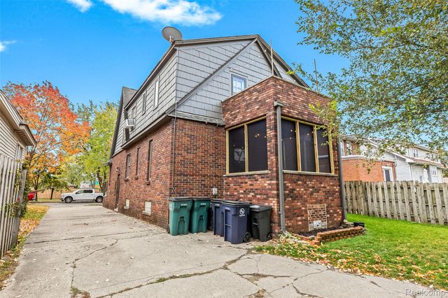 604 W Hudson Avenue, Royal Oak Charter Township, MI 48067