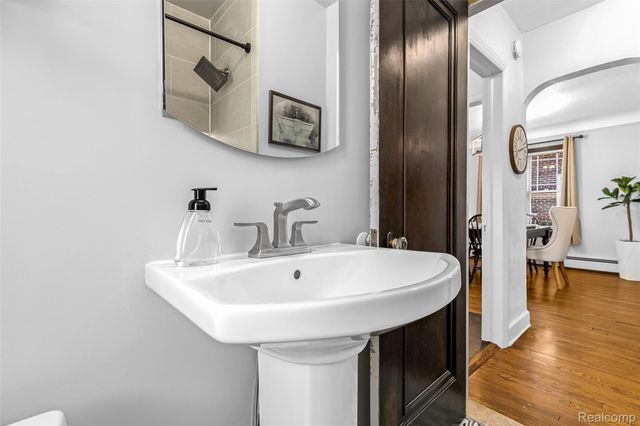 604 W Hudson Avenue, Royal Oak Charter Township, MI 48067