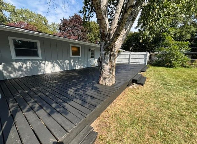 421 Lake Avenue, Crystal Lake, IL 60014