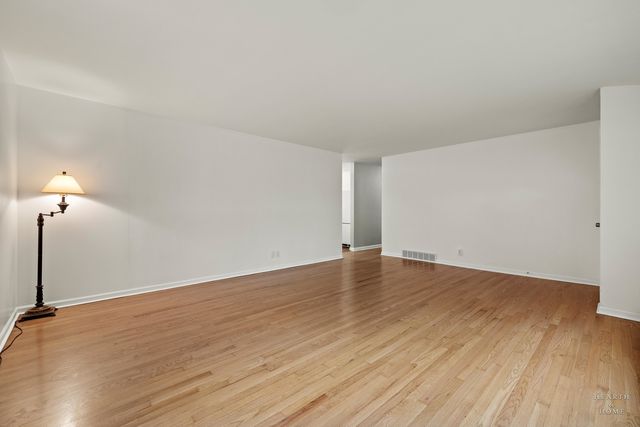 421 Lake Avenue, Crystal Lake, IL 60014