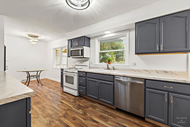 421 Lake Avenue, Crystal Lake, IL 60014