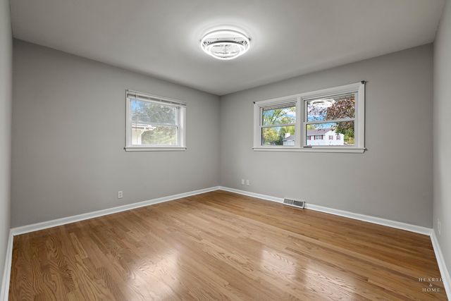 421 Lake Avenue, Crystal Lake, IL 60014