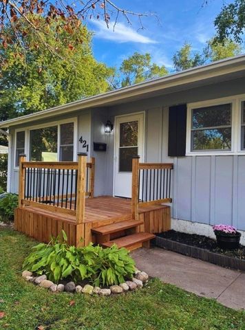 421 Lake Avenue, Crystal Lake, IL 60014