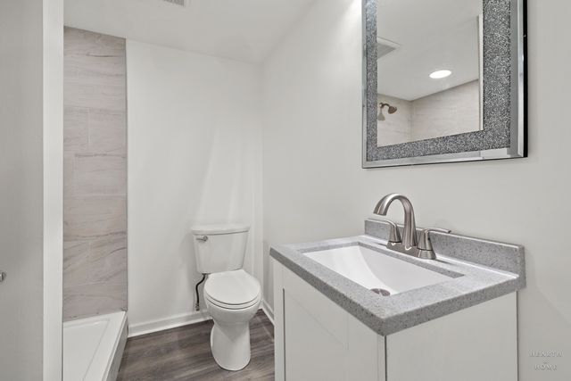 421 Lake Avenue, Crystal Lake, IL 60014