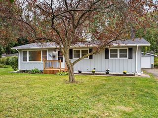 421 Lake Avenue, Crystal Lake, IL 60014