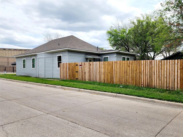 2000 May Street, Fort Worth, TX 76110