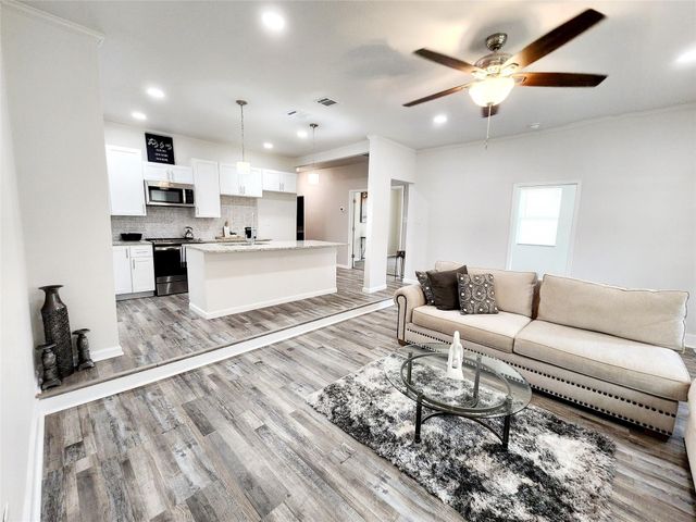 2000 May Street, Fort Worth, TX 76110