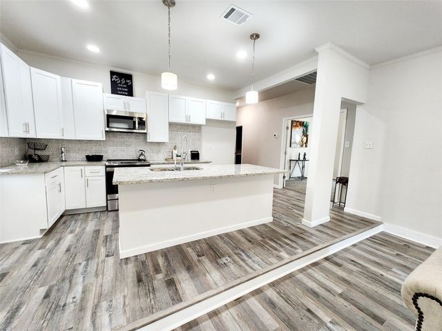 2000 May Street, Fort Worth, TX 76110