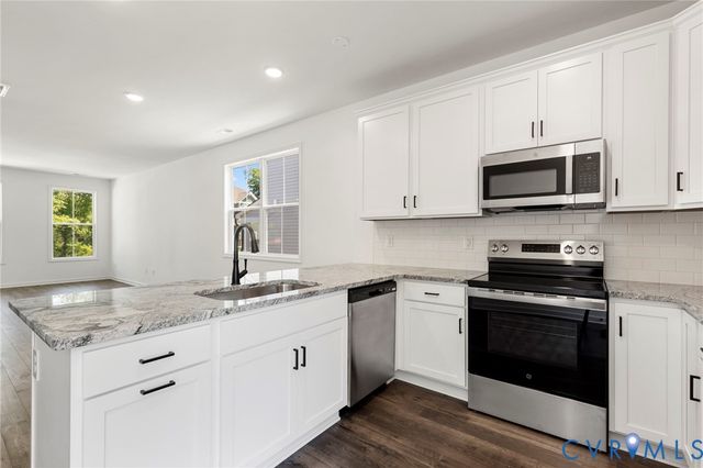 7955 Lyndale Dr, North Chesterfield, VA 23235