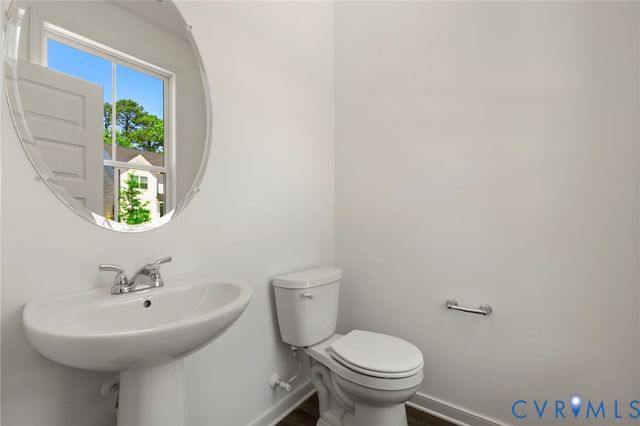 7955 Lyndale Dr, North Chesterfield, VA 23235
