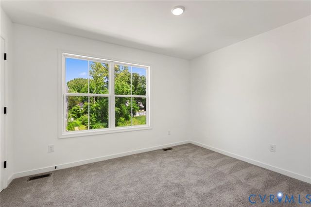 7955 Lyndale Dr, North Chesterfield, VA 23235