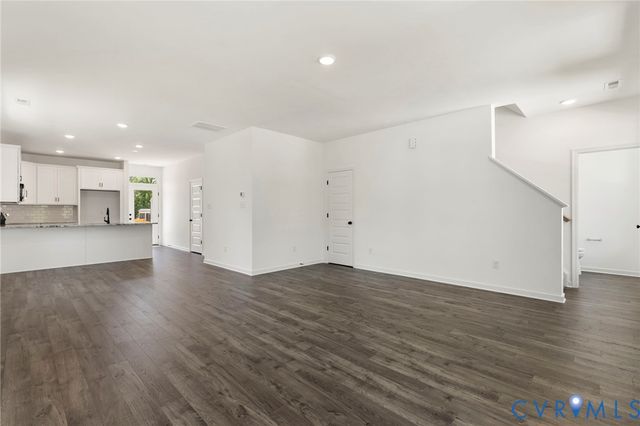 7955 Lyndale Dr, North Chesterfield, VA 23235