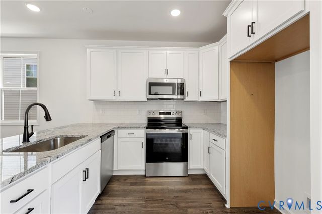 7955 Lyndale Dr, North Chesterfield, VA 23235