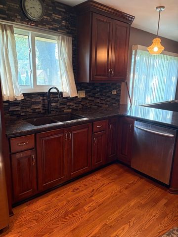 2205 Mayfair Avenue, Westchester, IL 60154