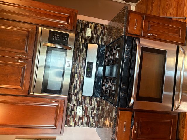 2205 Mayfair Avenue, Westchester, IL 60154