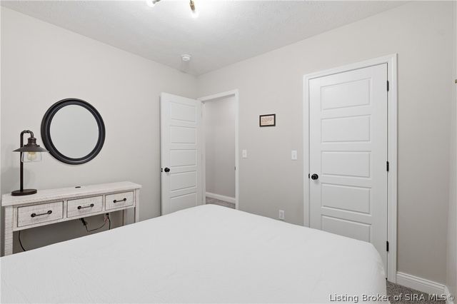 1125 Virginia Avenue S, Clarksville, IN 47129