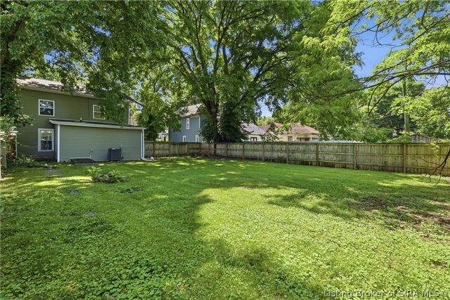 1125 Virginia Avenue S, Clarksville, IN 47129