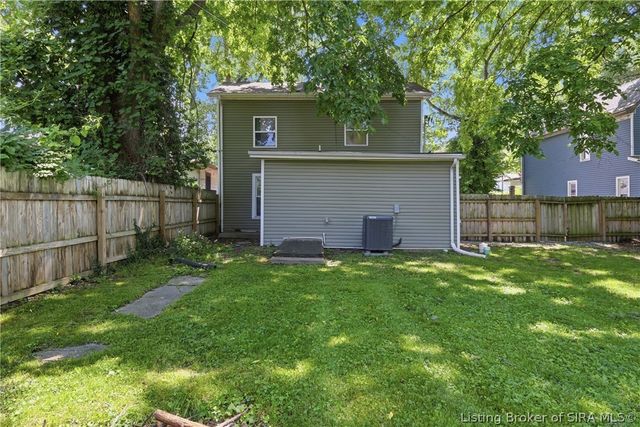 1125 Virginia Avenue S, Clarksville, IN 47129
