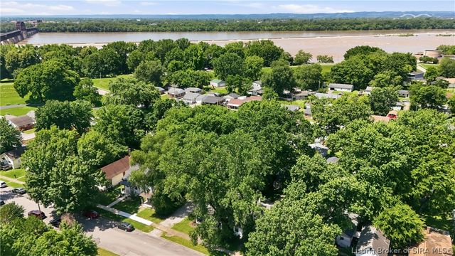 1125 Virginia Avenue S, Clarksville, IN 47129