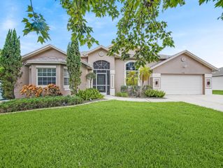 1718 SW Cecelia Lane, Port St Lucie, FL 34953