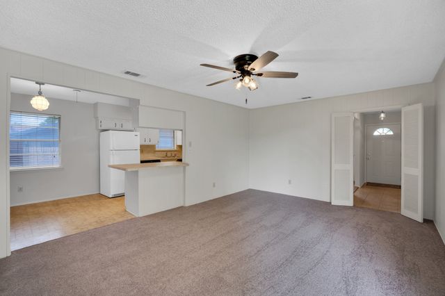 714 Rea Ave, Lancaster, TX 75146