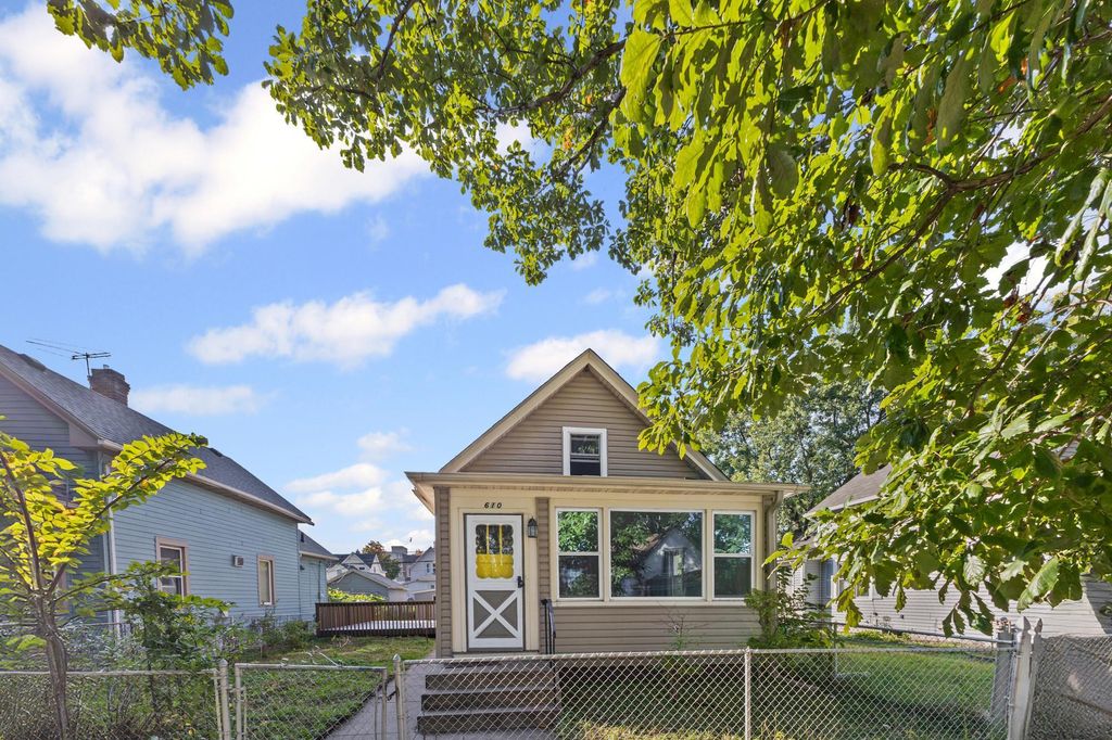 610 Charles Avenue, Saint Paul, MN 55103