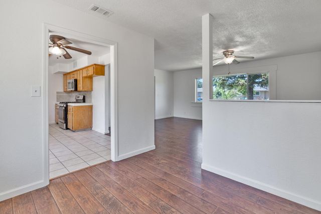 27164 Parkwood Avenue, Madera, CA 93637