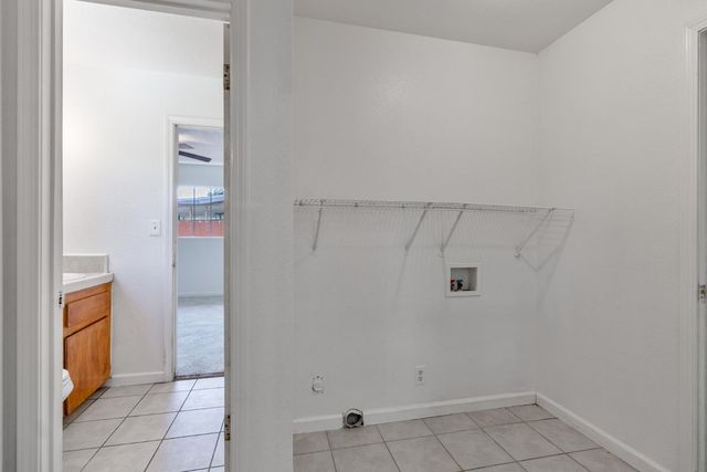 27164 Parkwood Avenue, Madera, CA 93637