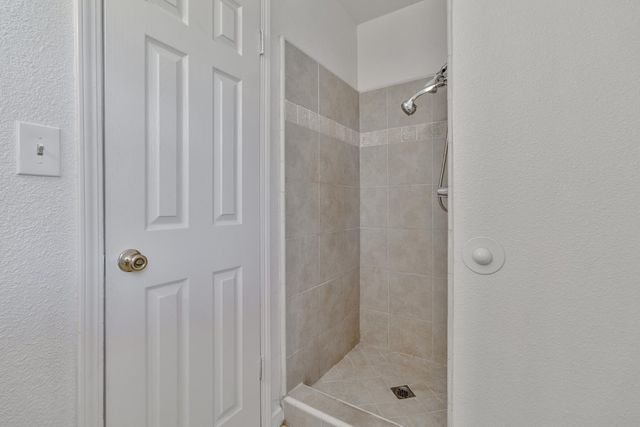27164 Parkwood Avenue, Madera, CA 93637