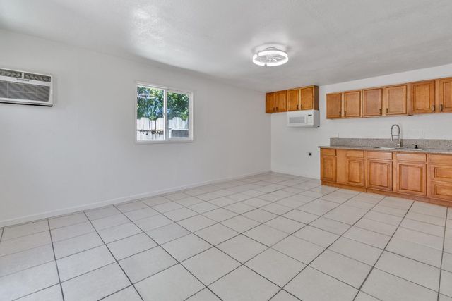 27164 Parkwood Avenue, Madera, CA 93637