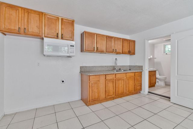 27164 Parkwood Avenue, Madera, CA 93637
