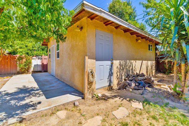 27164 Parkwood Avenue, Madera, CA 93637