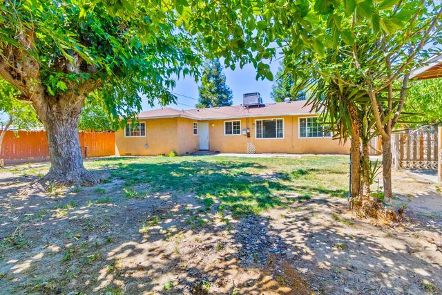27164 Parkwood Avenue, Madera, CA 93637