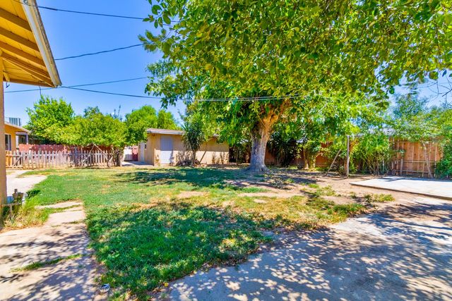 27164 Parkwood Avenue, Madera, CA 93637