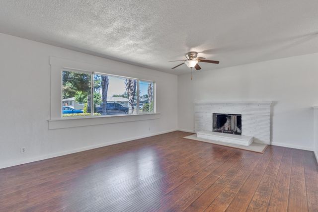 27164 Parkwood Avenue, Madera, CA 93637
