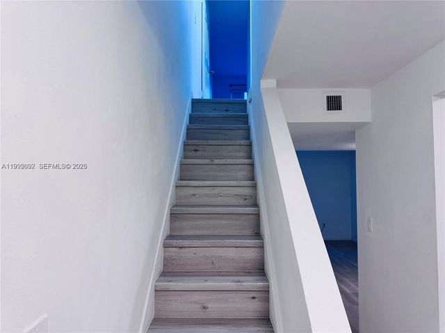 2660 W 76th St 207, Hialeah, FL 33016