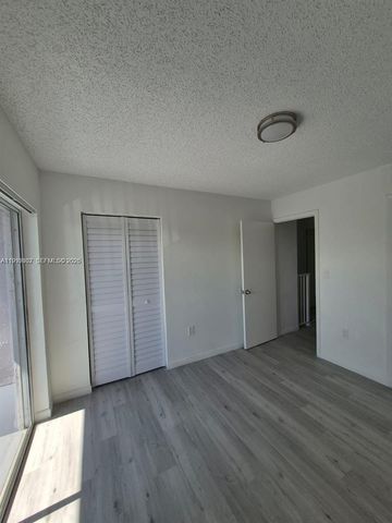 2660 W 76th St 207, Hialeah, FL 33016