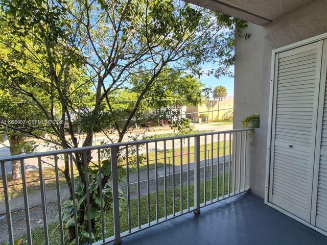 2660 W 76th St 207, Hialeah, FL 33016