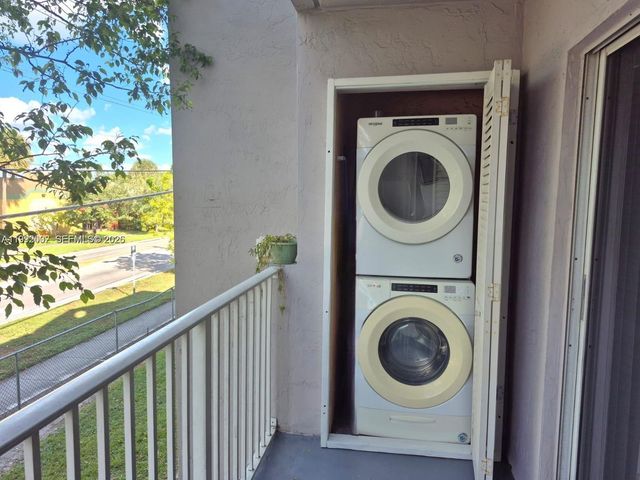 2660 W 76th St 207, Hialeah, FL 33016